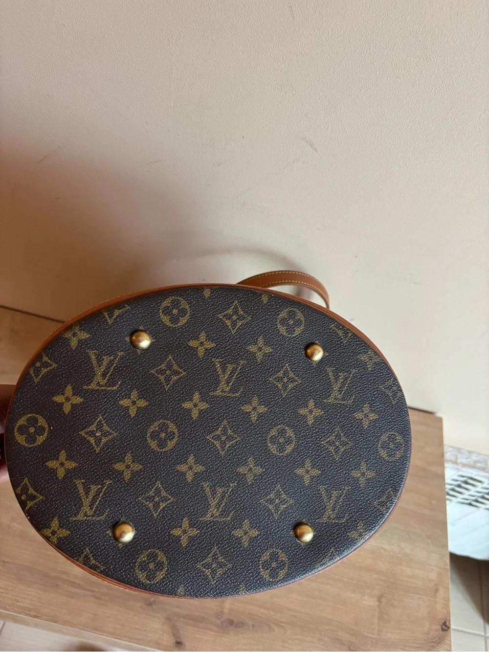 Authentic Louis Vuitton bucket GM monogram